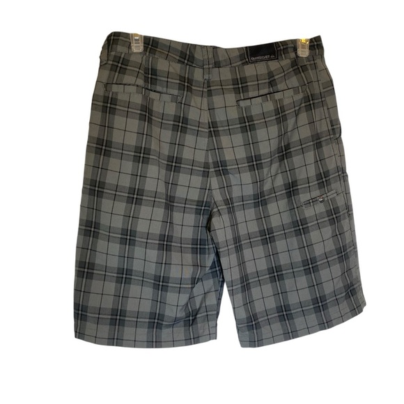 Quiksilver Men's size 34 Gray Flat Front Shorts with Plaid Design - Picture 5 of 8